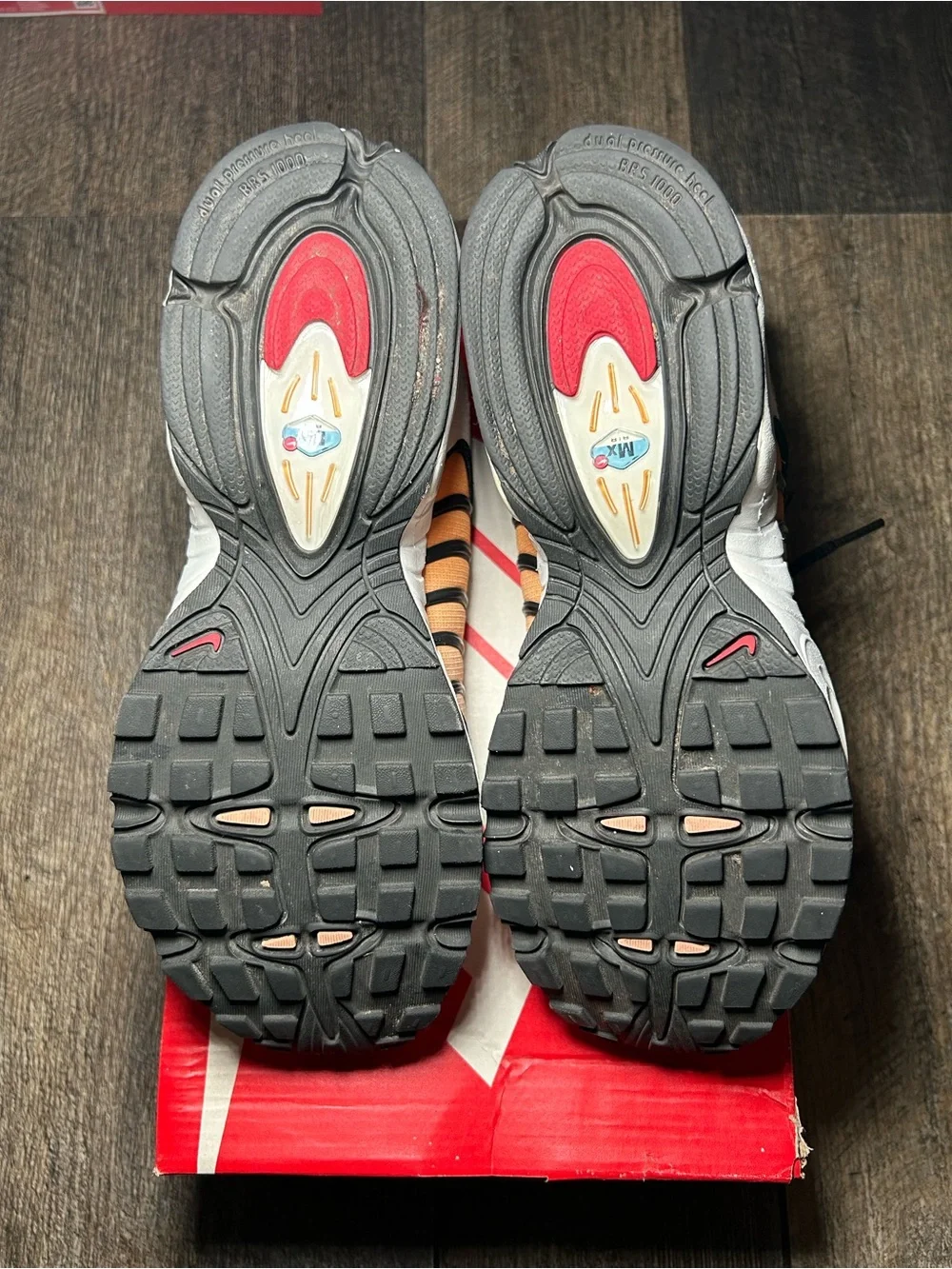 Nike Air Max “Tailwind IV” Size 8 Women’s